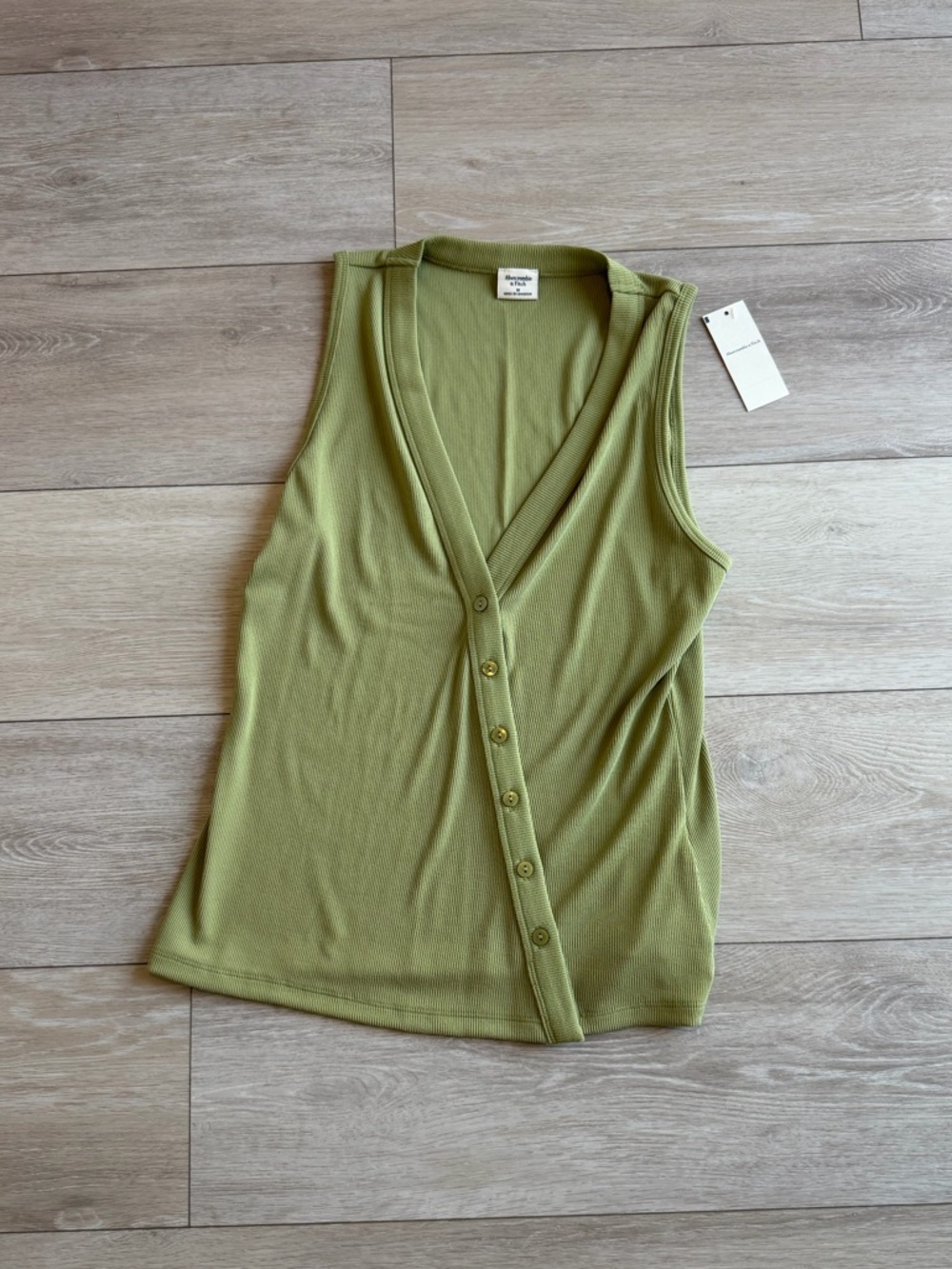 Abercrombie & fitch crossover button ribbed tank top women’s size medium
